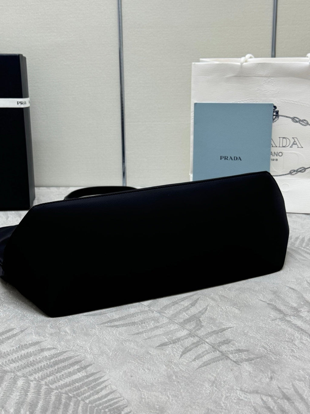 PRADA 25S RE-EDITION 1978 MEDIUM 35 IN BLACK NYLON AND SAFFIANO CALFSKIN